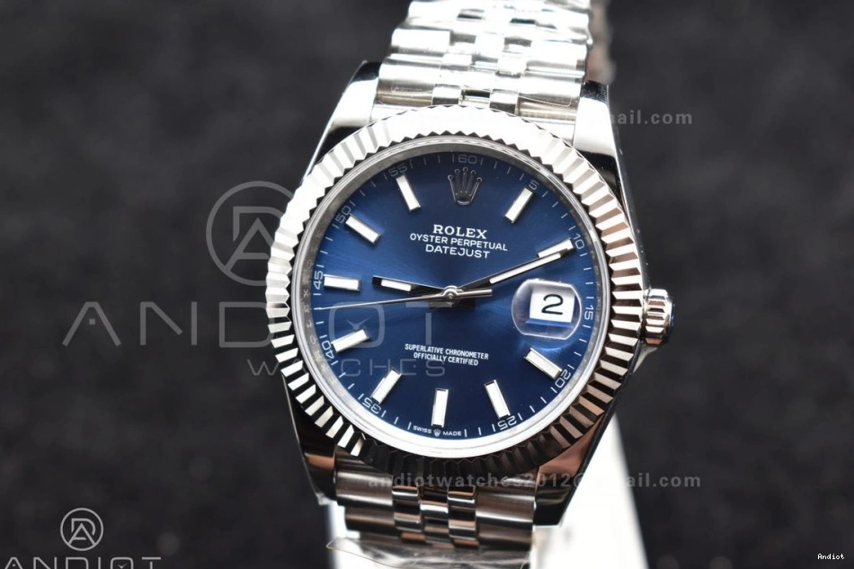 Experience Precision and Elegance: The Vario Watch – A Timeless Luxury Timepiece